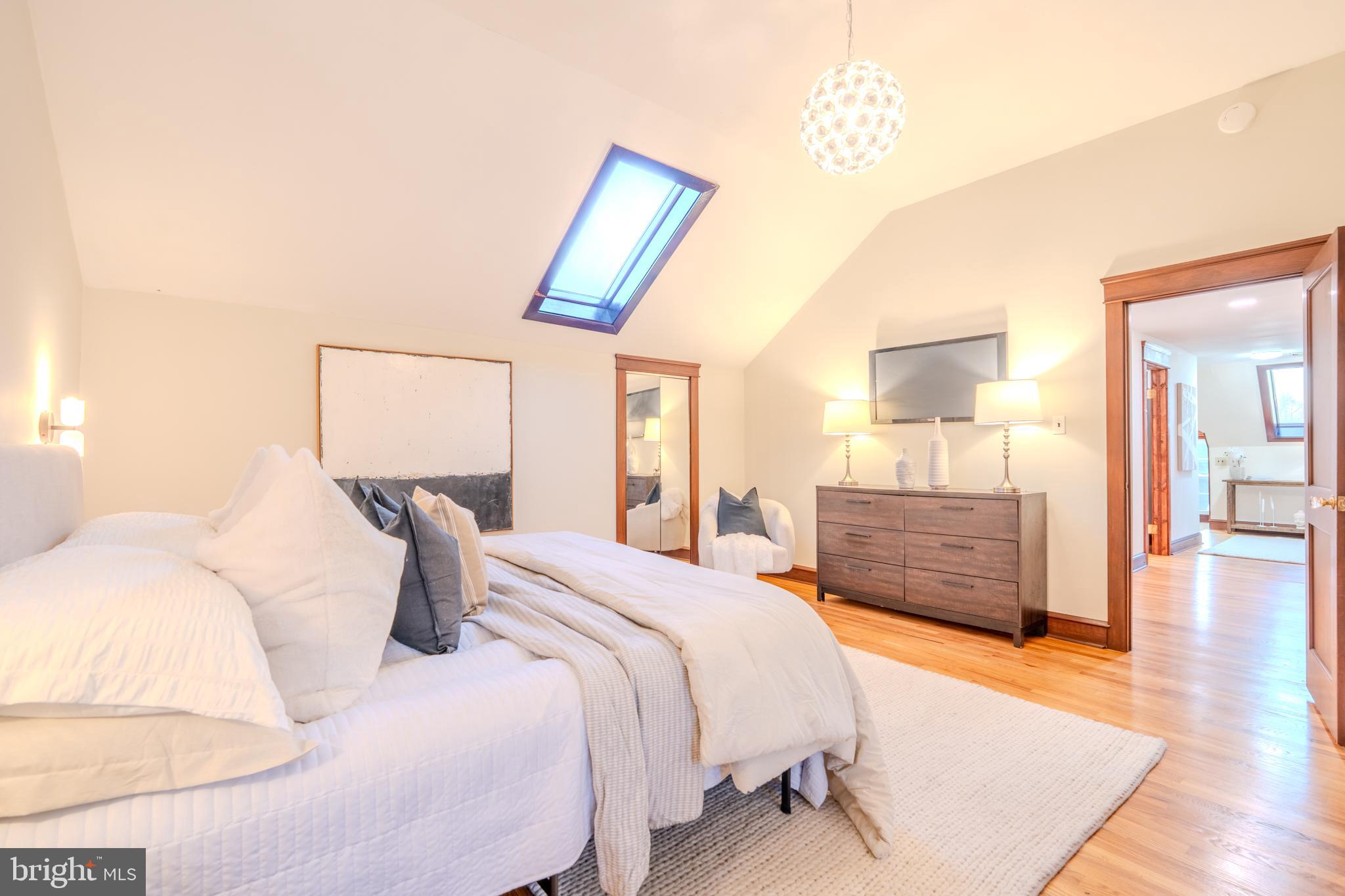 101 W HILLCREST AVENUE