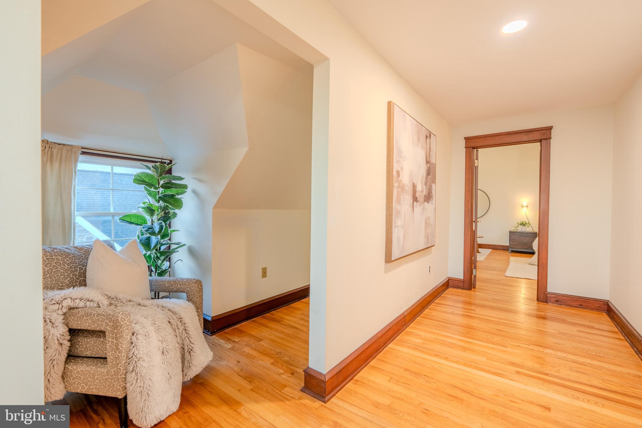 101 W HILLCREST AVENUE