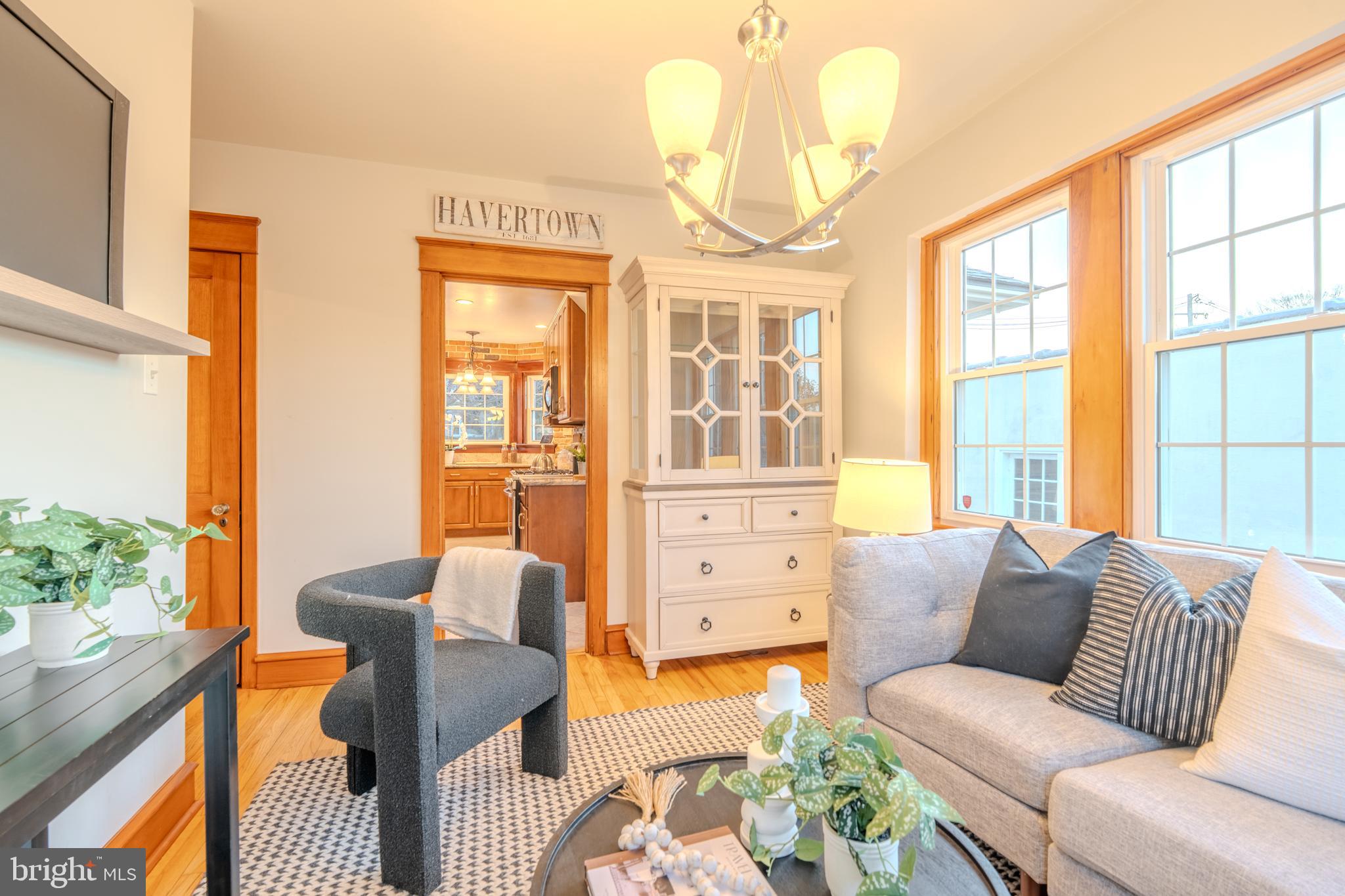 101 W HILLCREST AVENUE