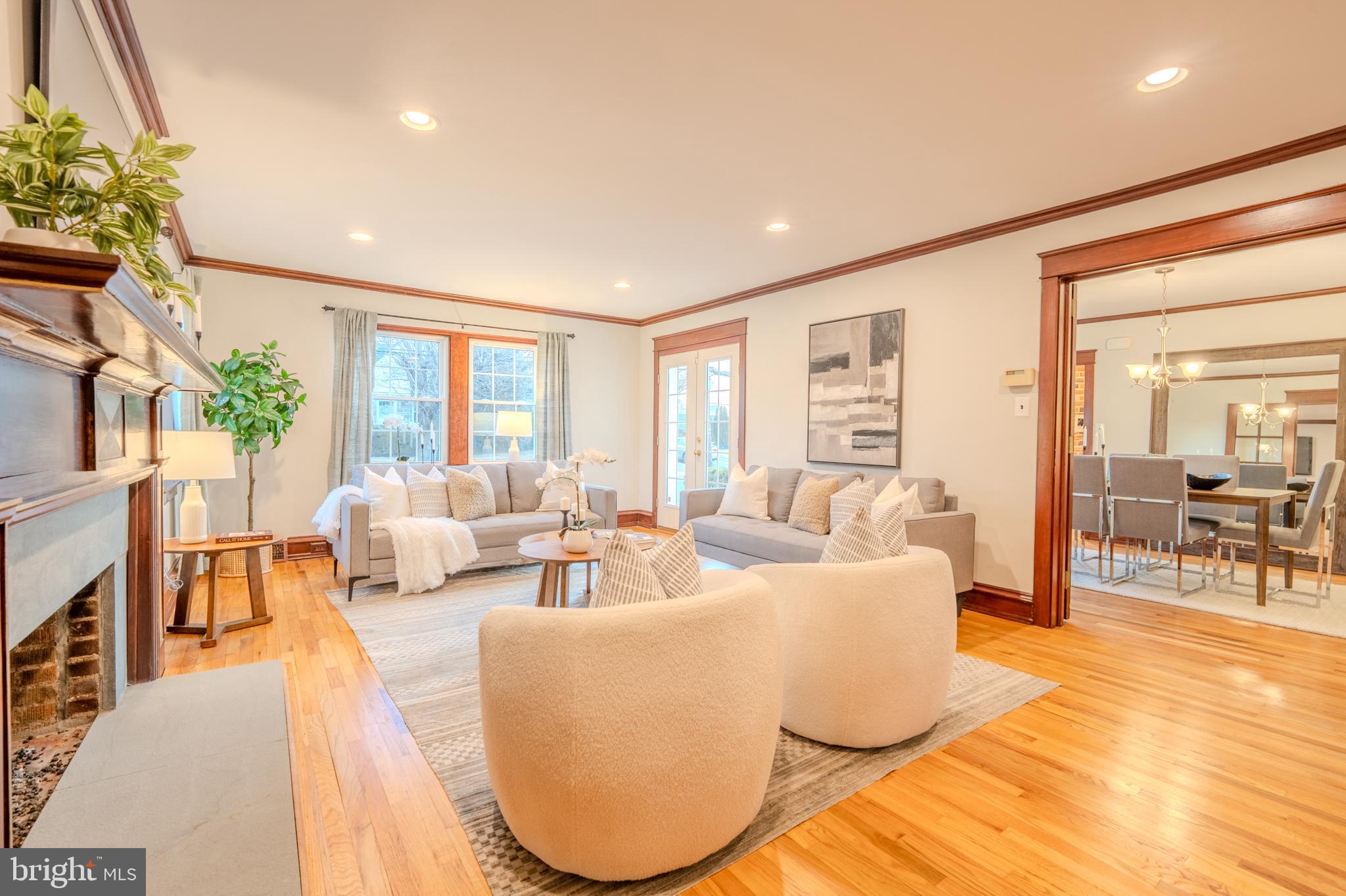 101 W HILLCREST AVENUE