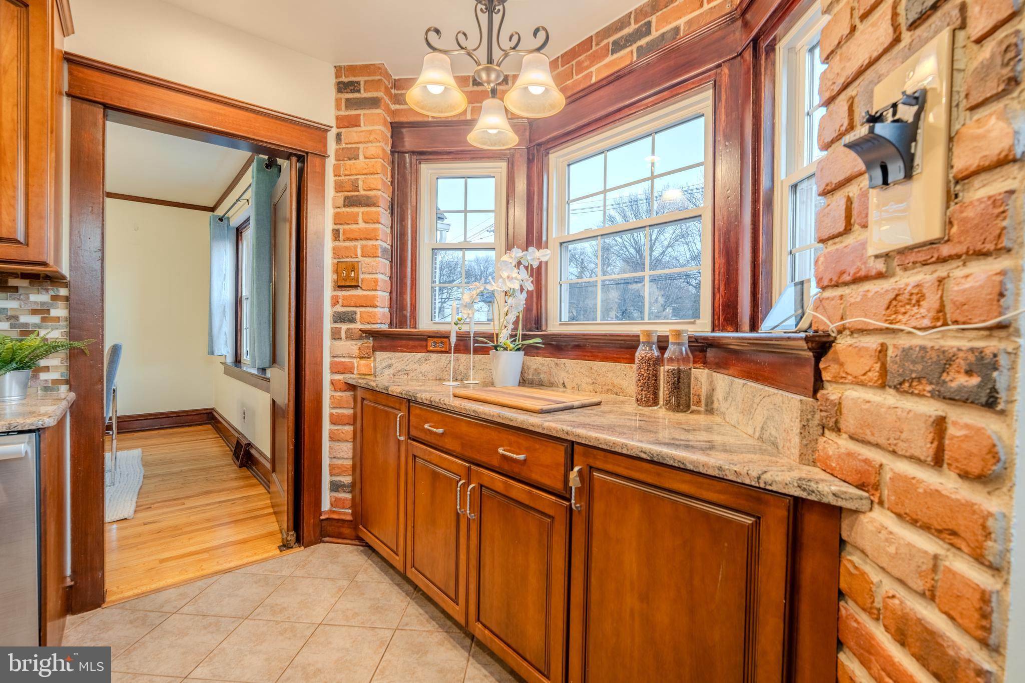 101 W HILLCREST AVENUE