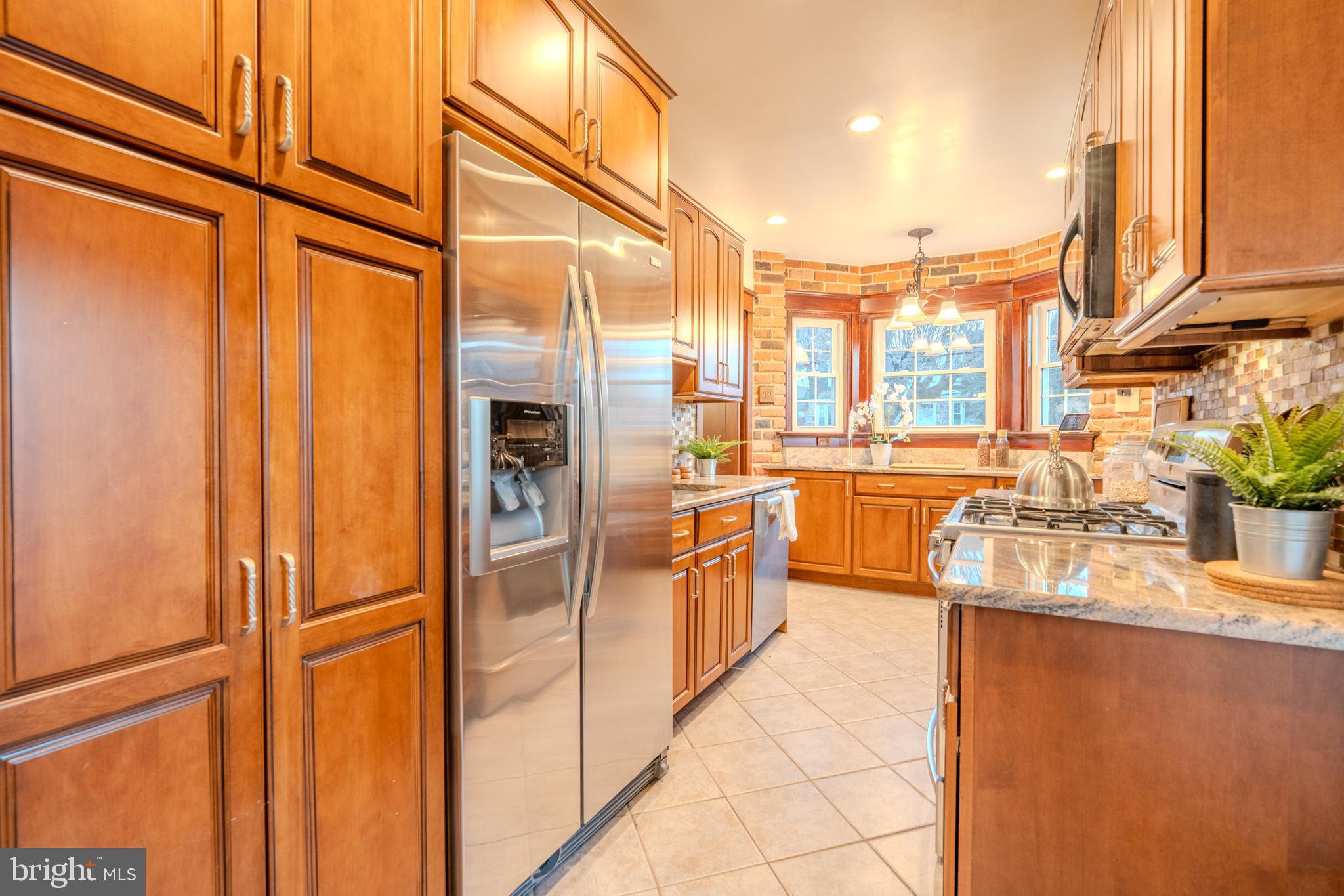 101 W HILLCREST AVENUE