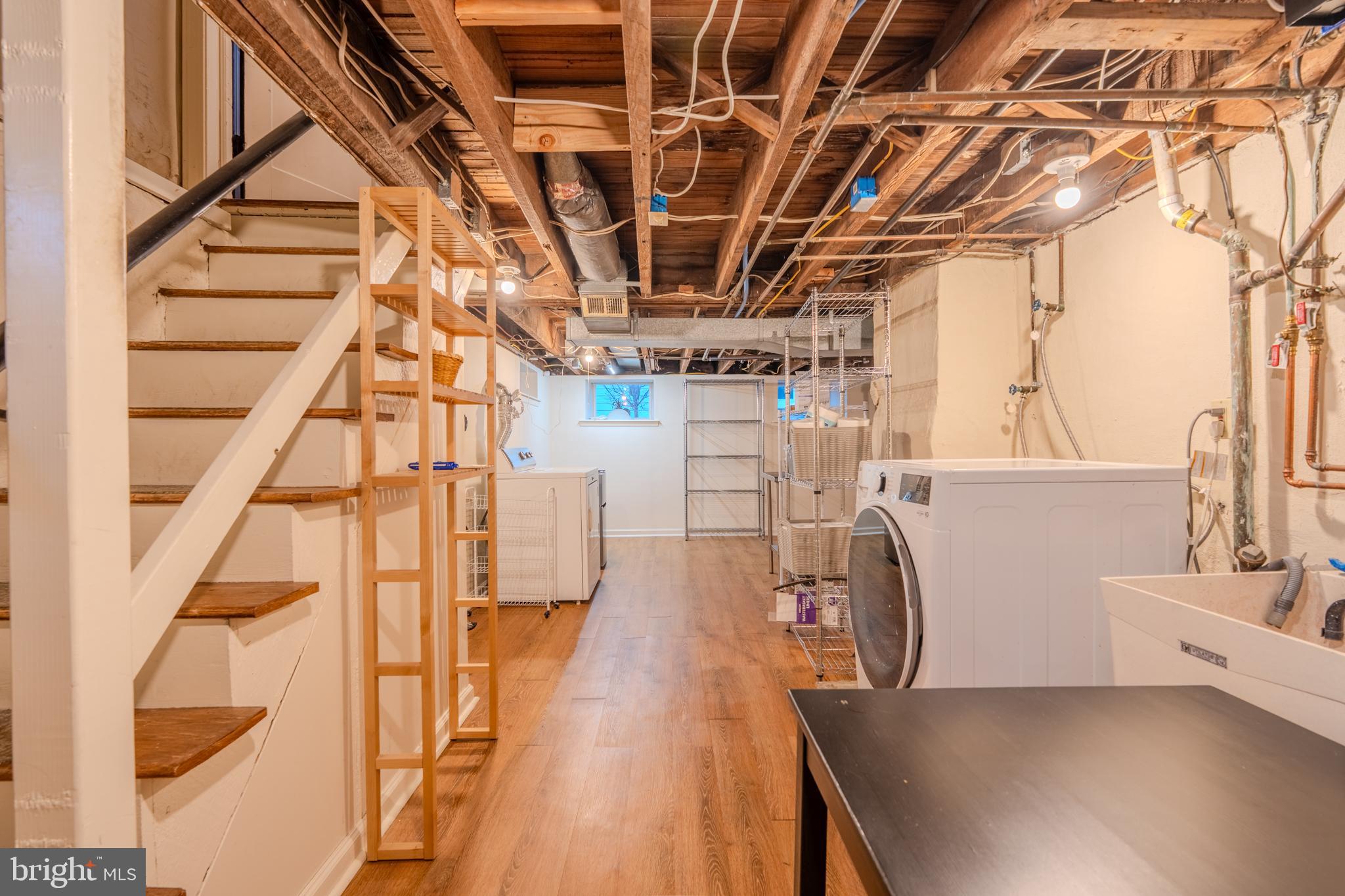 101 W HILLCREST AVENUE