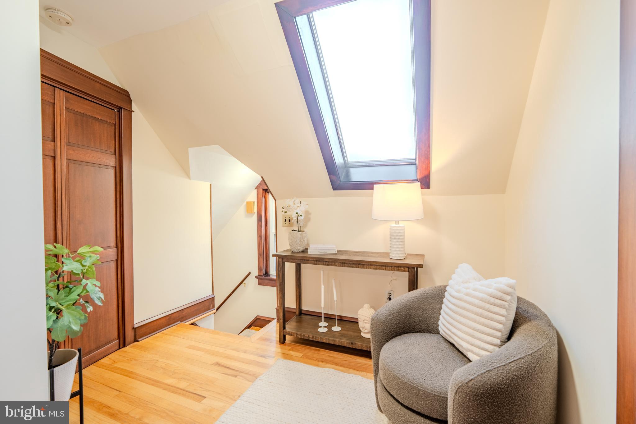 101 W HILLCREST AVENUE