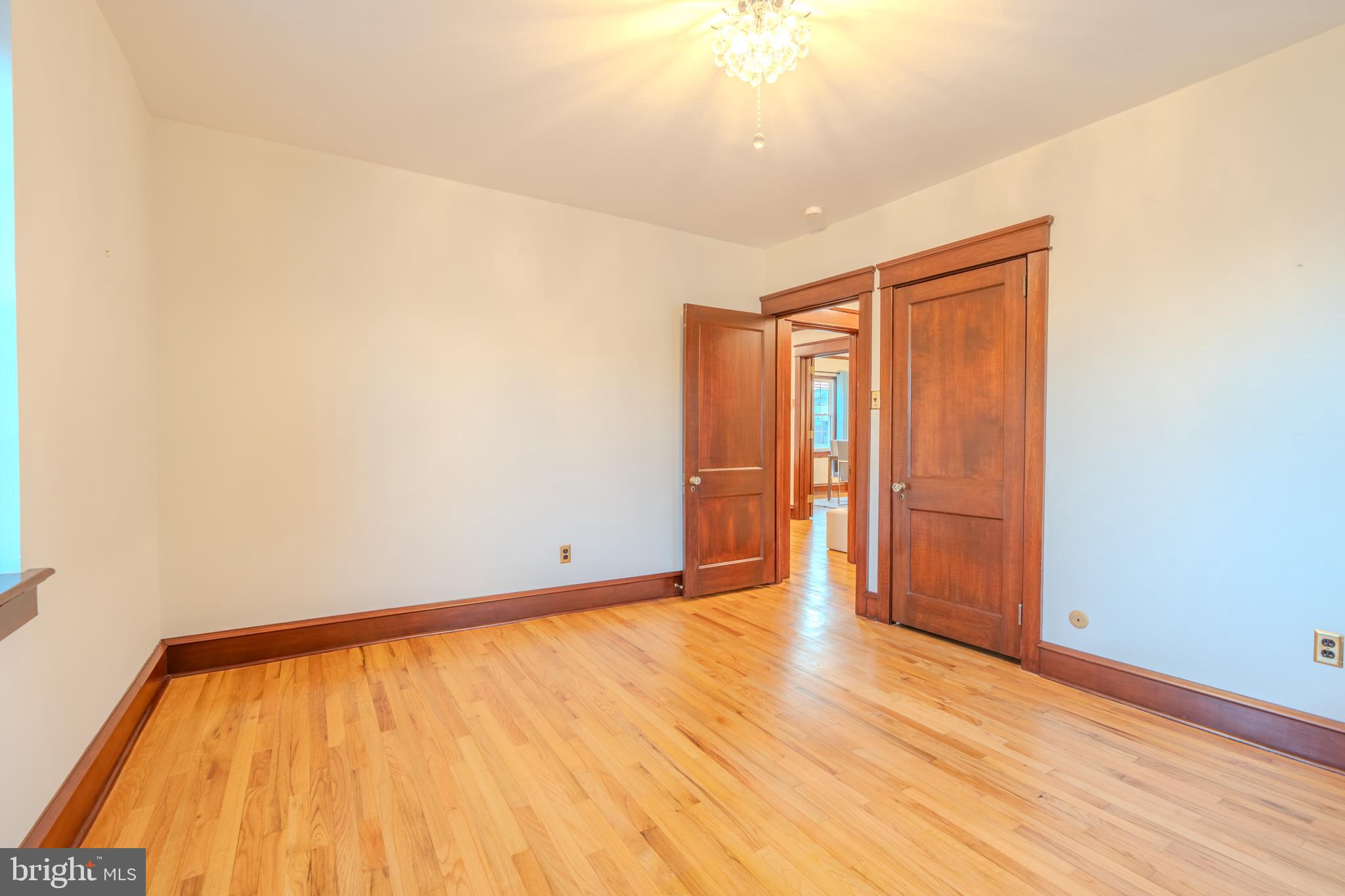 101 W HILLCREST AVENUE