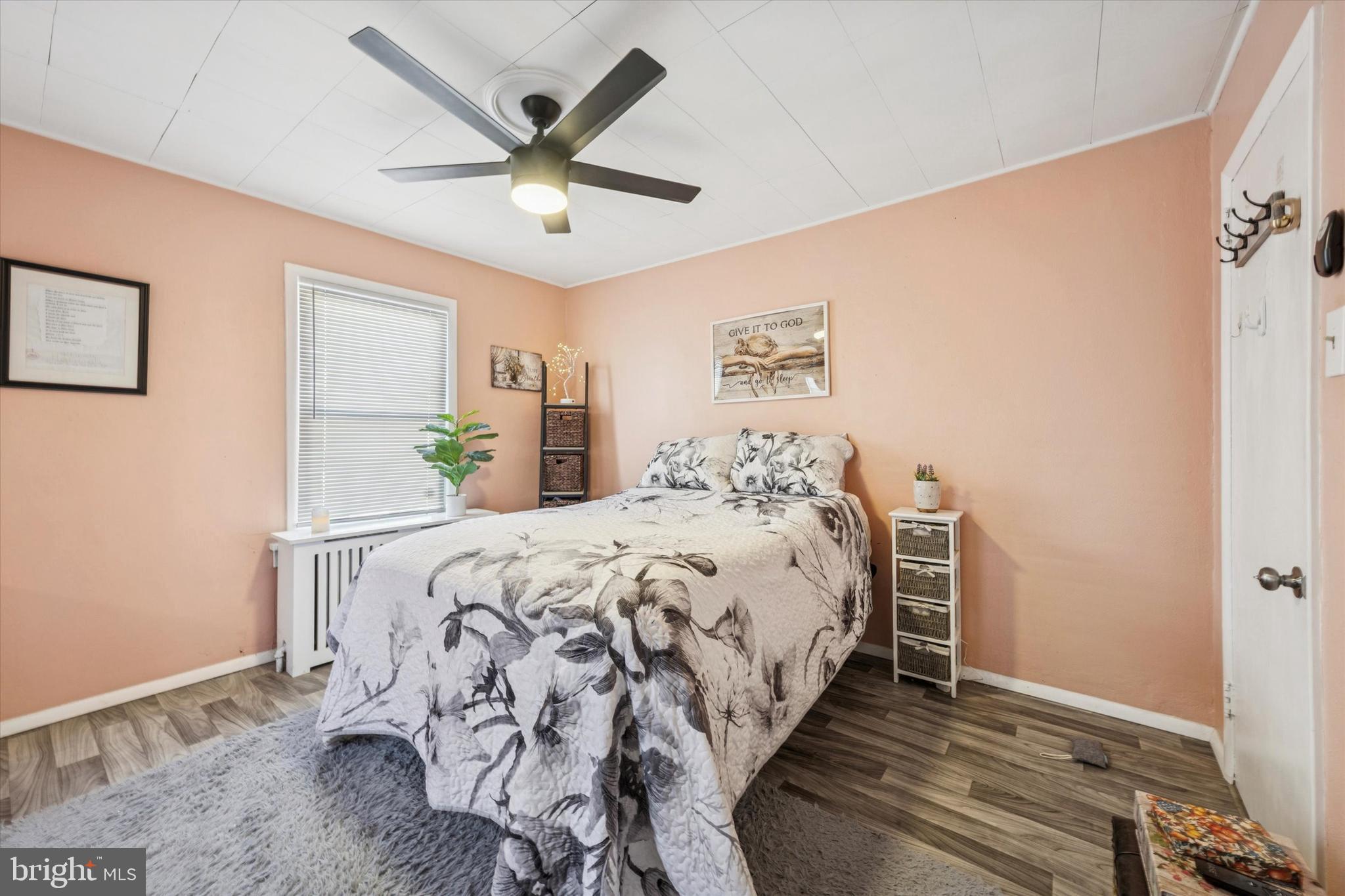 20 N LLANWELLYN AVENUE