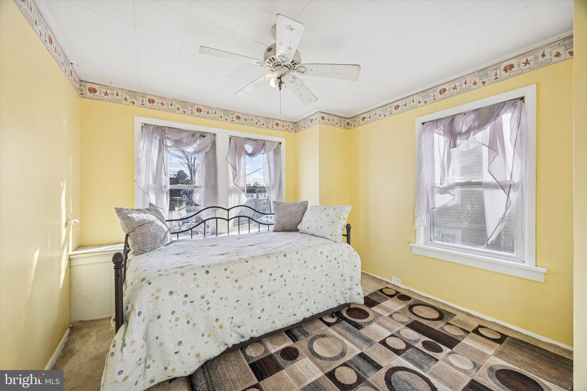 20 N LLANWELLYN AVENUE