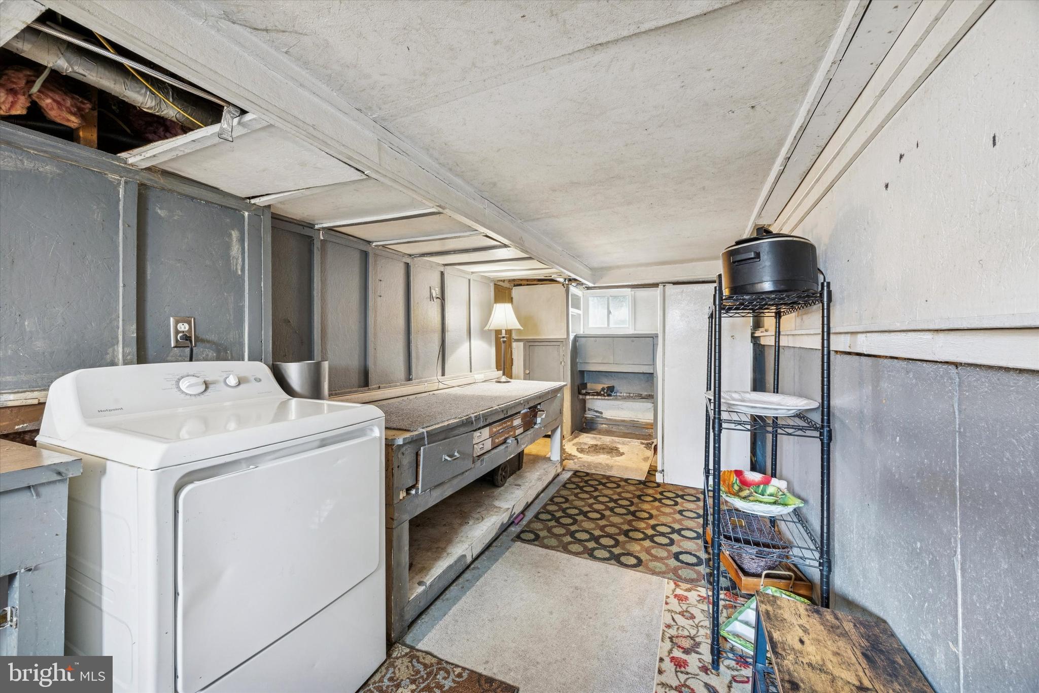 20 N LLANWELLYN AVENUE