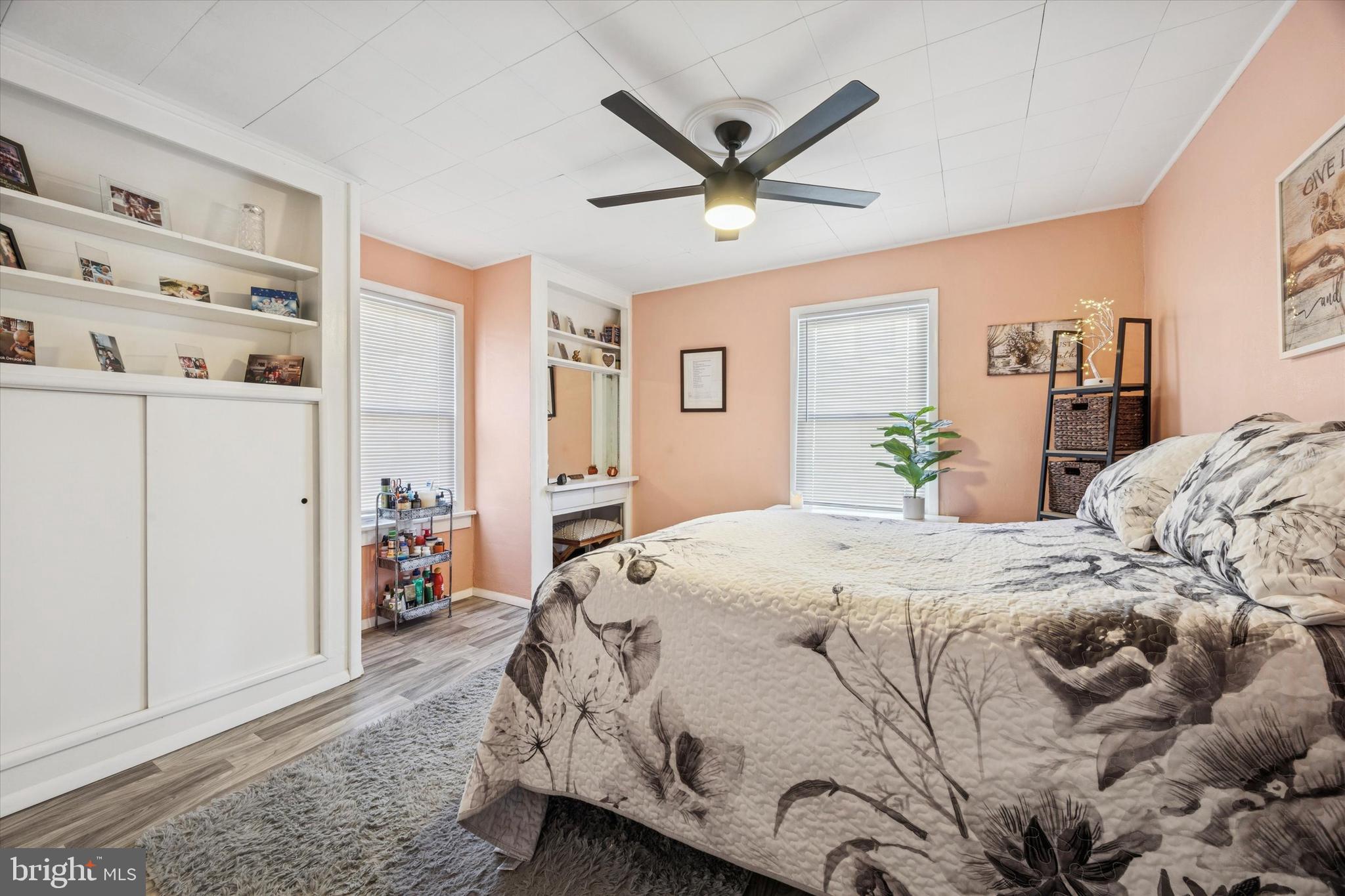 20 N LLANWELLYN AVENUE