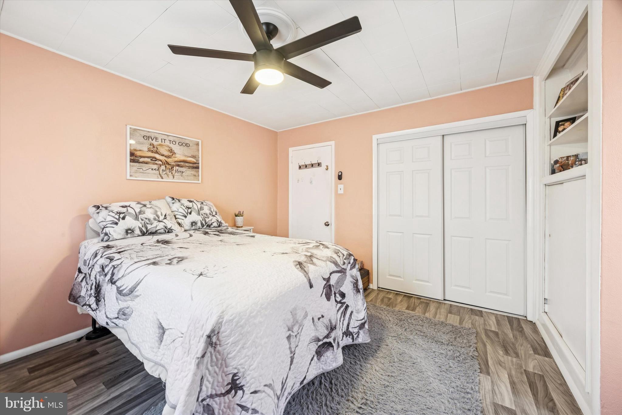 20 N LLANWELLYN AVENUE