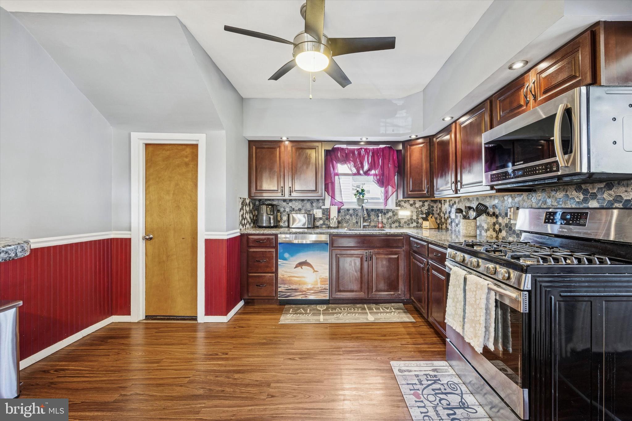 20 N LLANWELLYN AVENUE