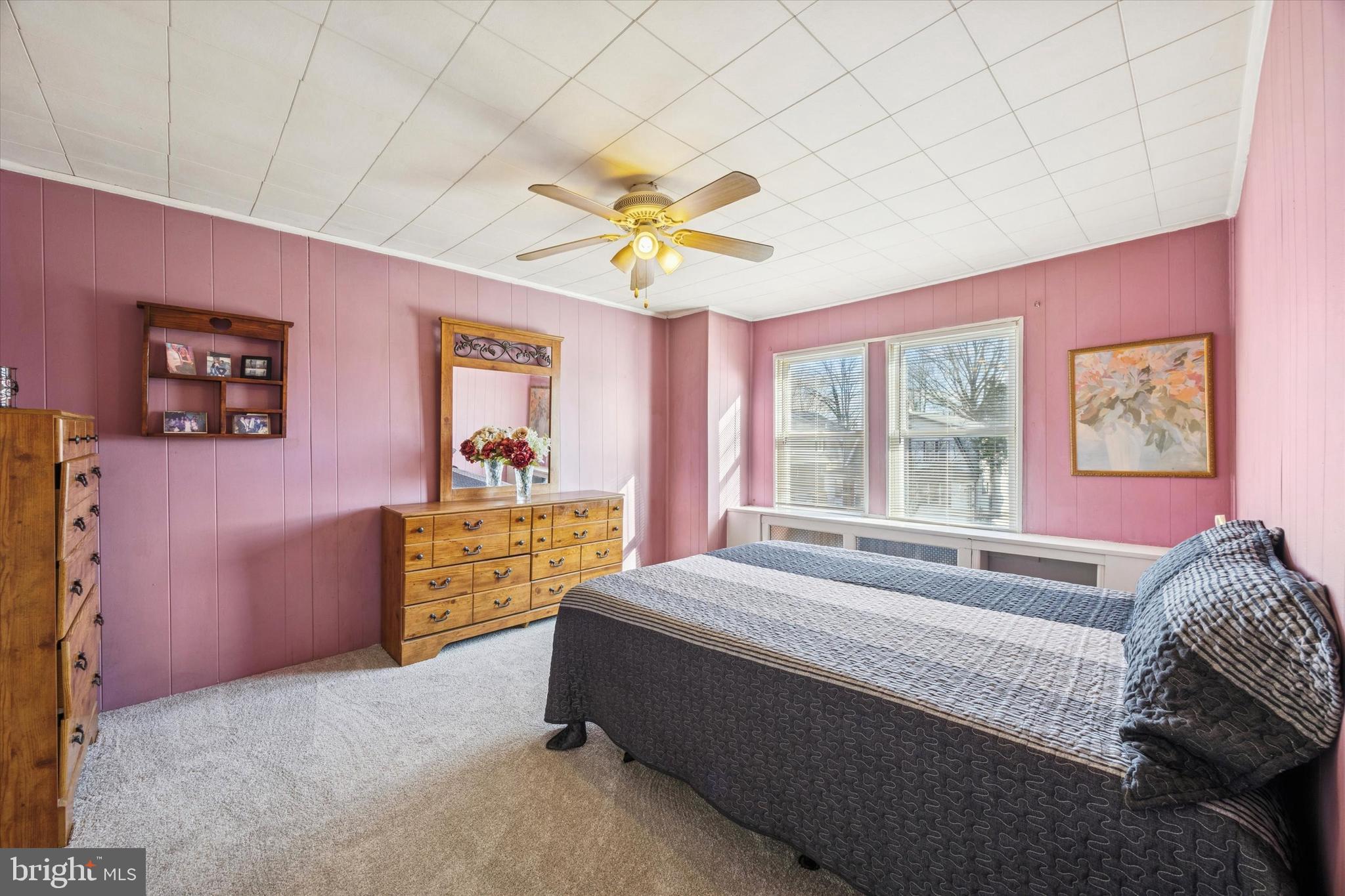 20 N LLANWELLYN AVENUE