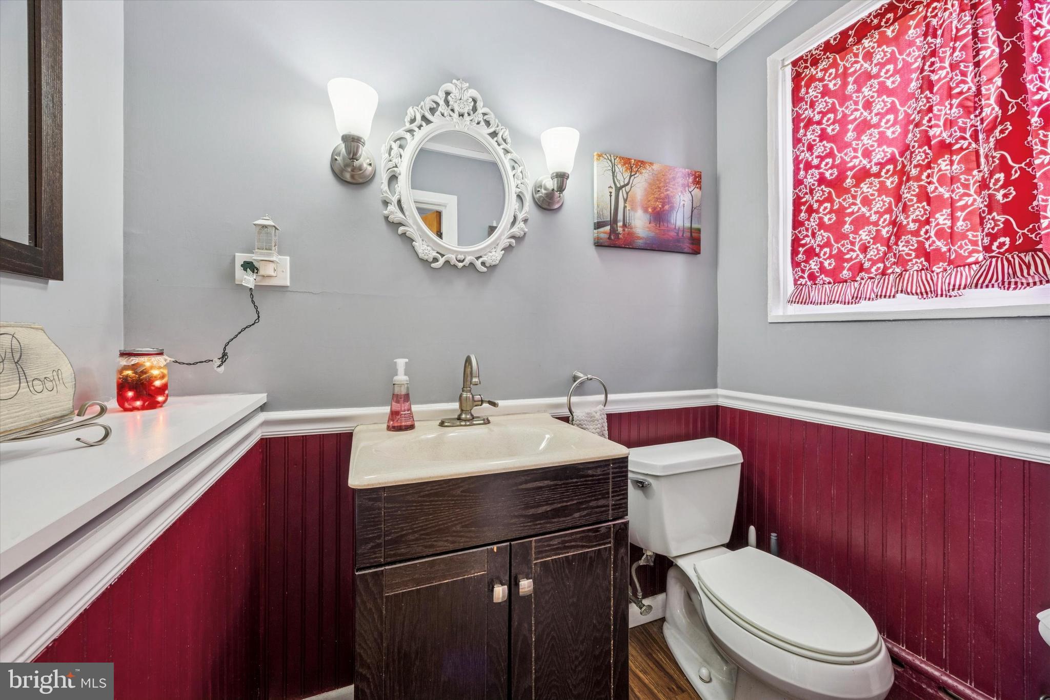 20 N LLANWELLYN AVENUE