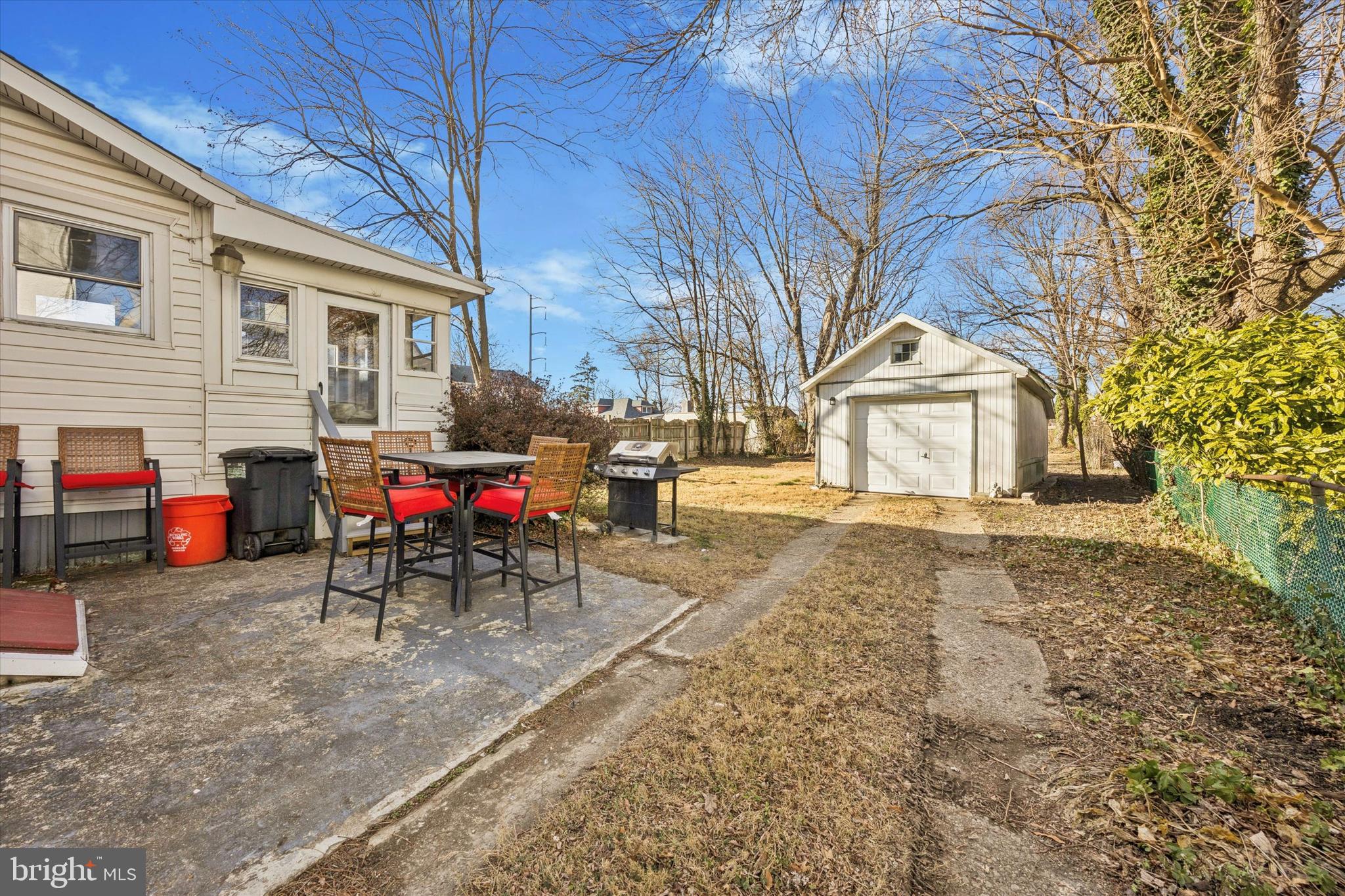 20 N LLANWELLYN AVENUE