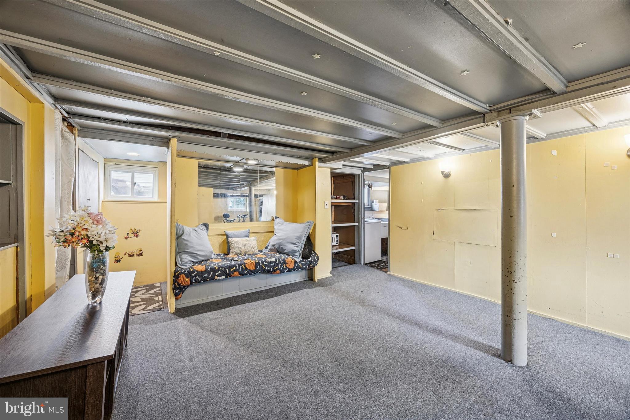 20 N LLANWELLYN AVENUE