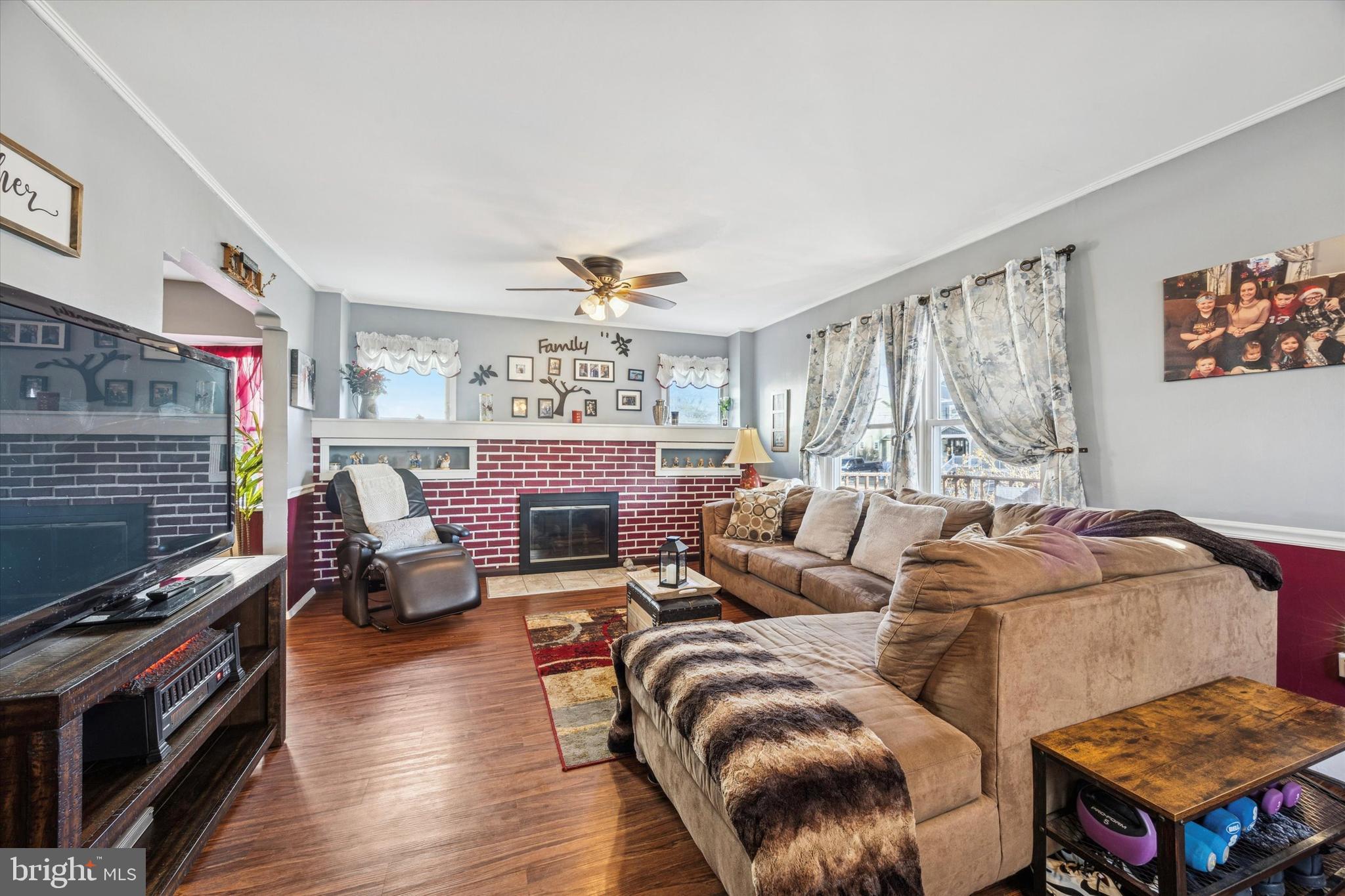 20 N LLANWELLYN AVENUE