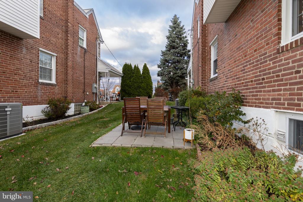 52 WOODBINE ROAD