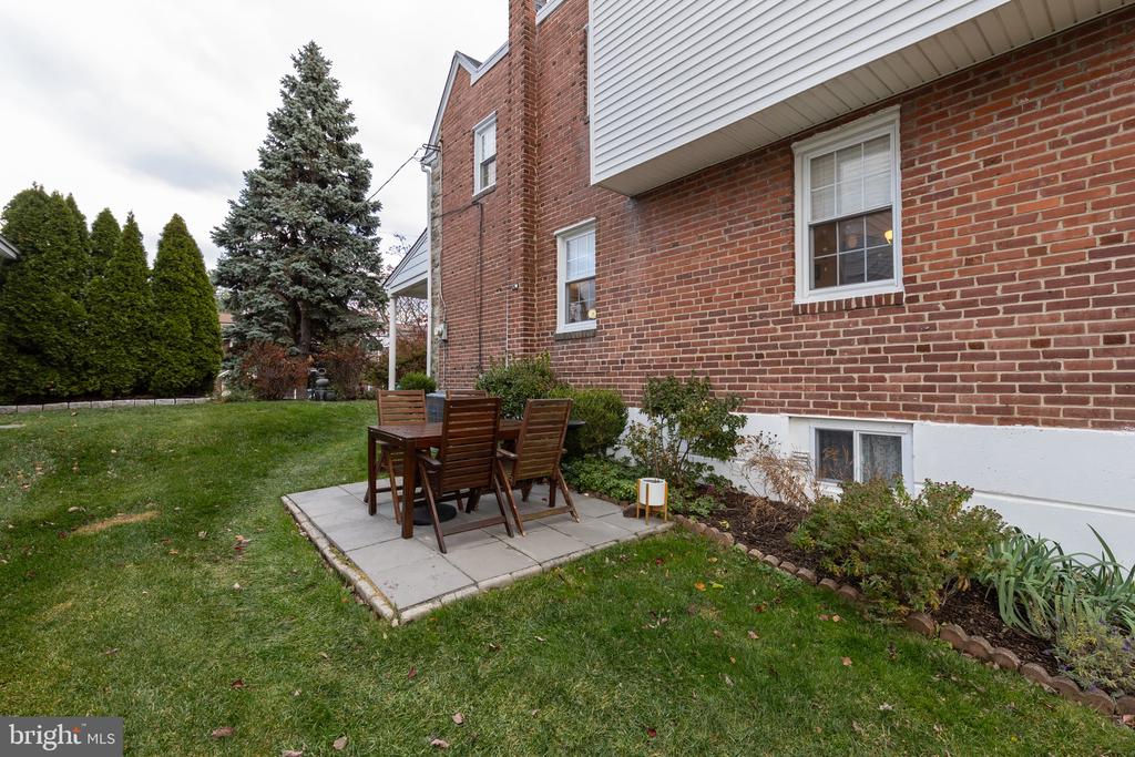 52 WOODBINE ROAD