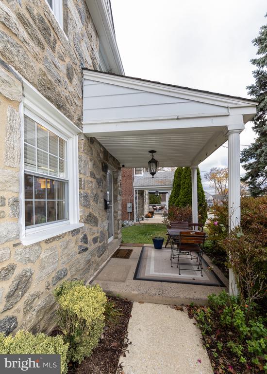 52 WOODBINE ROAD