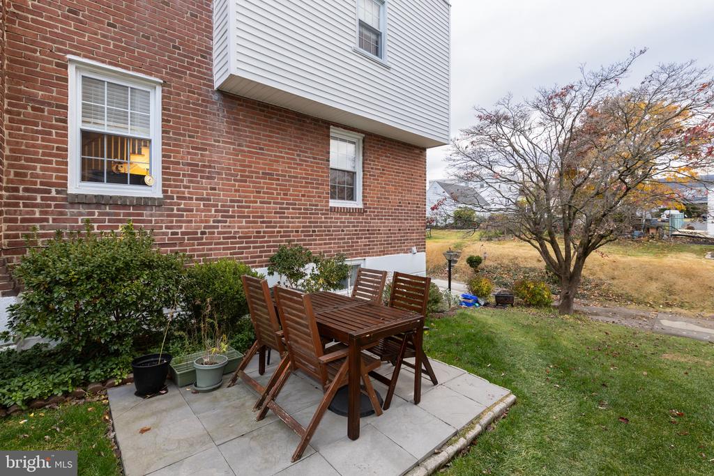 52 WOODBINE ROAD