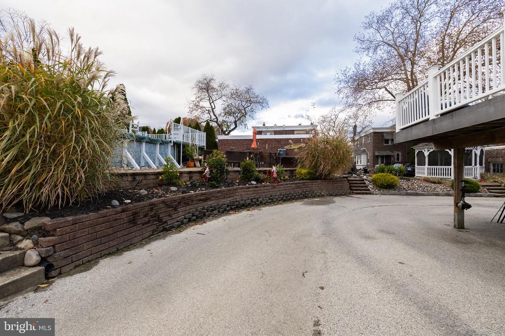 52 WOODBINE ROAD