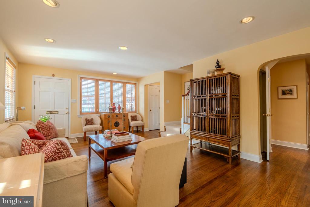173 HILLVIEW DRIVE