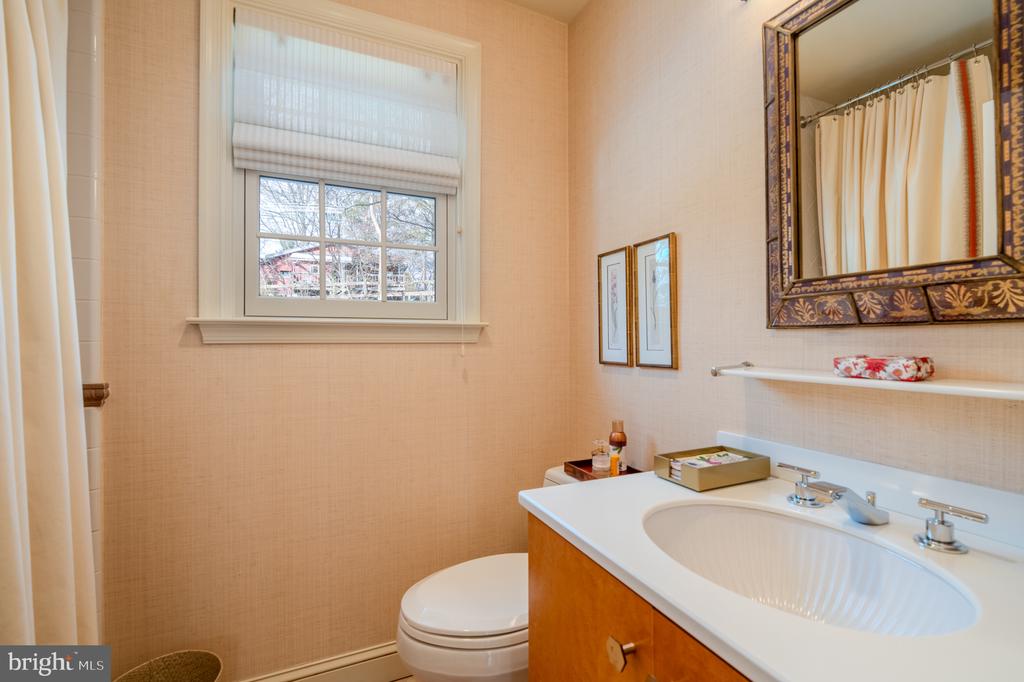 173 HILLVIEW DRIVE