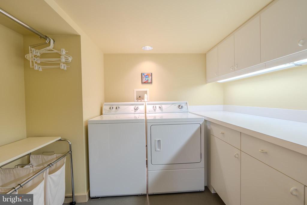 173 HILLVIEW DRIVE