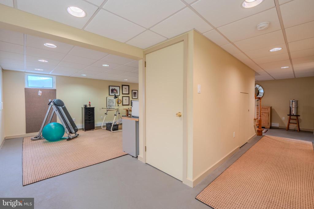 173 HILLVIEW DRIVE