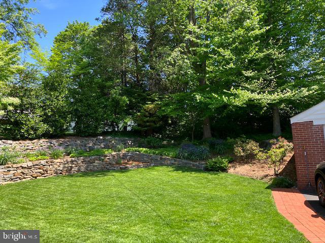 173 HILLVIEW DRIVE