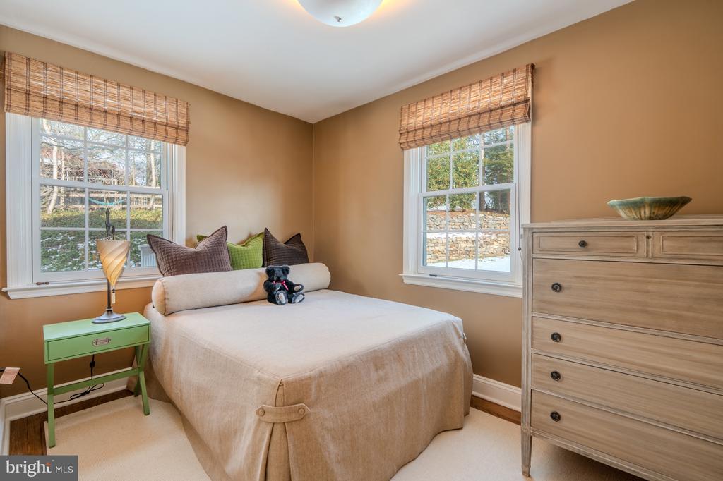 173 HILLVIEW DRIVE