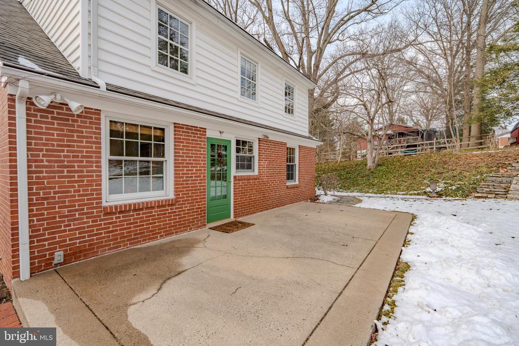 173 HILLVIEW DRIVE