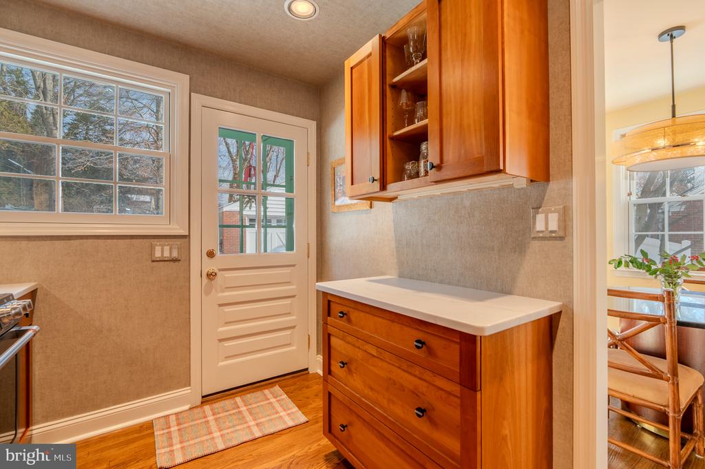 173 HILLVIEW DRIVE