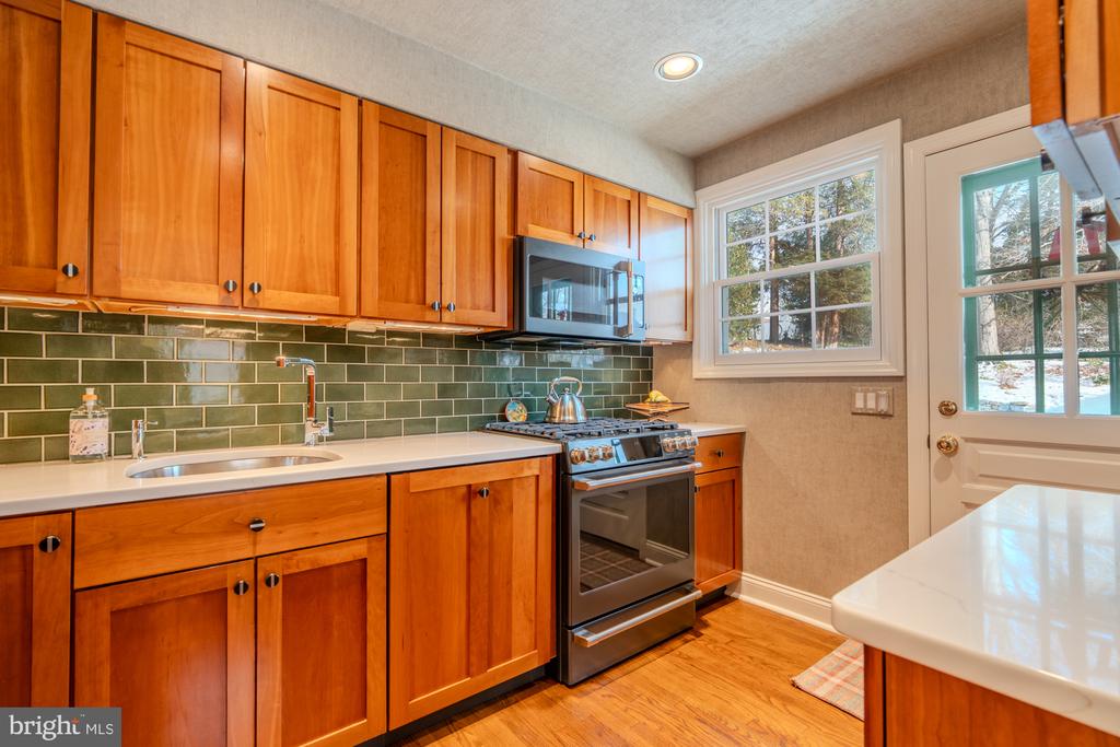 173 HILLVIEW DRIVE