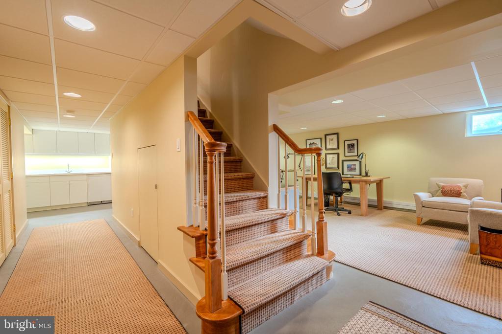173 HILLVIEW DRIVE