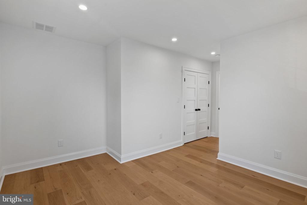 2432 OLCOTT AVENUE