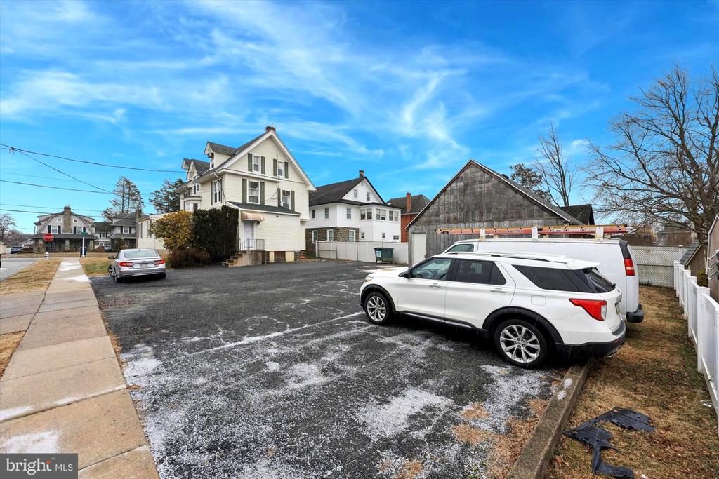 614 DARBY ROAD