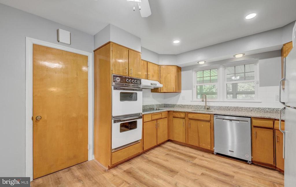 11 S PROVIDENCE ROAD
