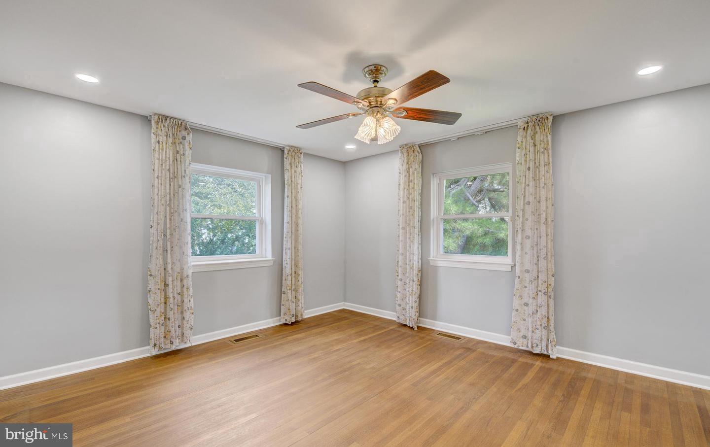 11 S PROVIDENCE ROAD