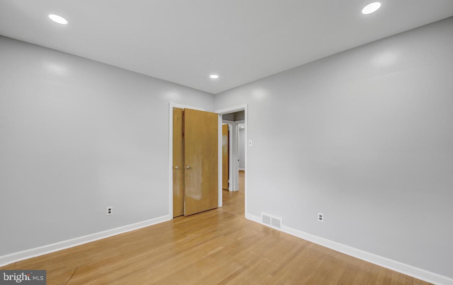 11 S PROVIDENCE ROAD