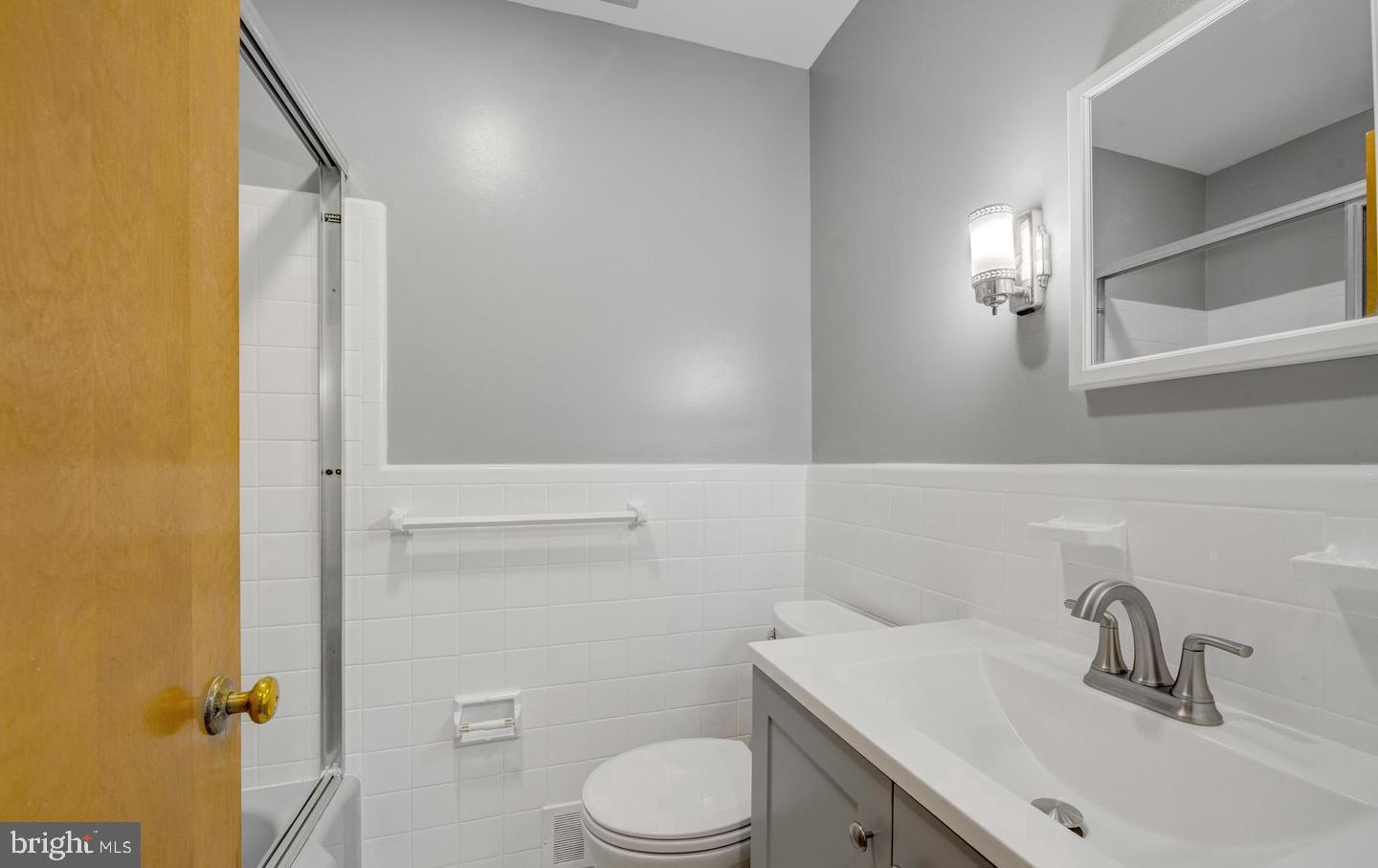 11 S PROVIDENCE ROAD