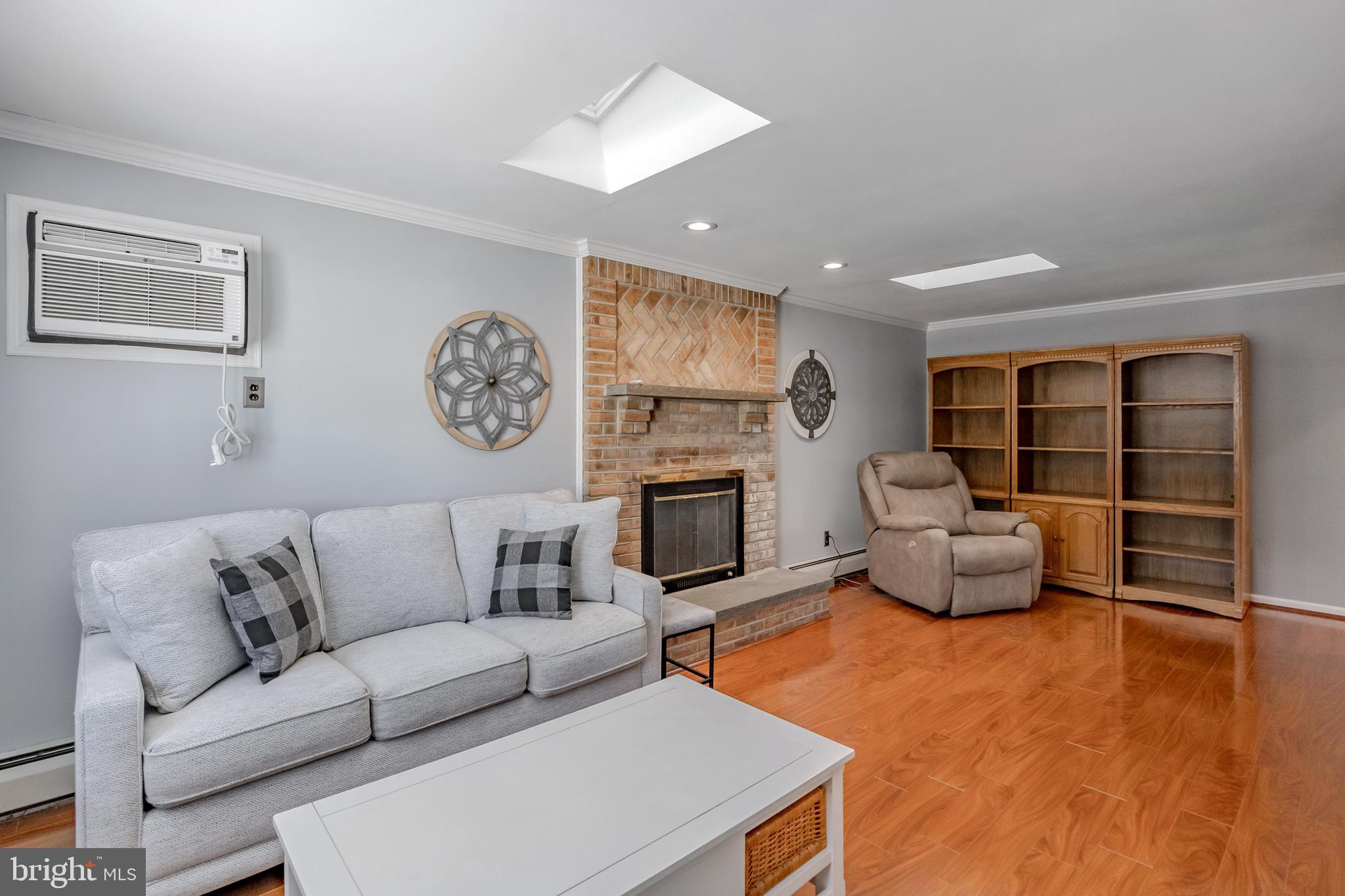 2107 BELVEDERE AVENUE