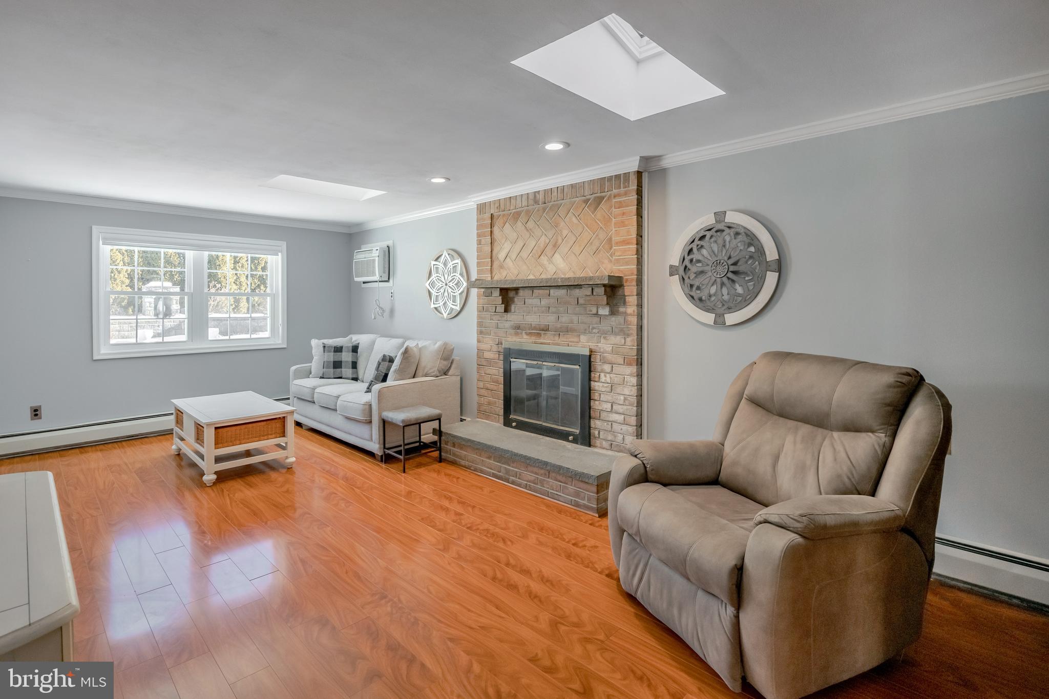 2107 BELVEDERE AVENUE