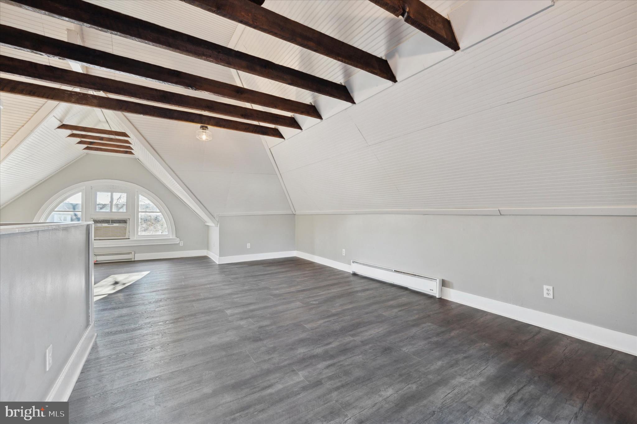 13 W HINCKLEY AVENUE 3