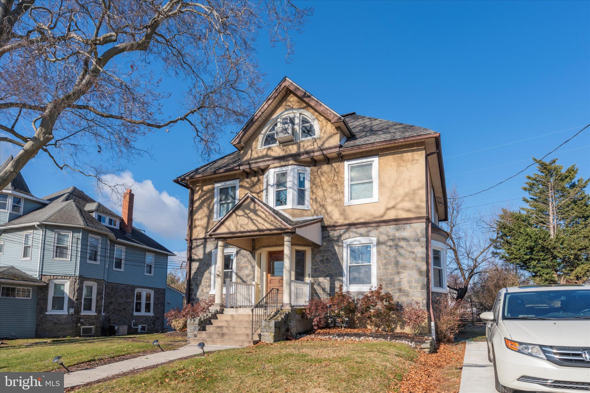 13 W HINCKLEY AVENUE 3