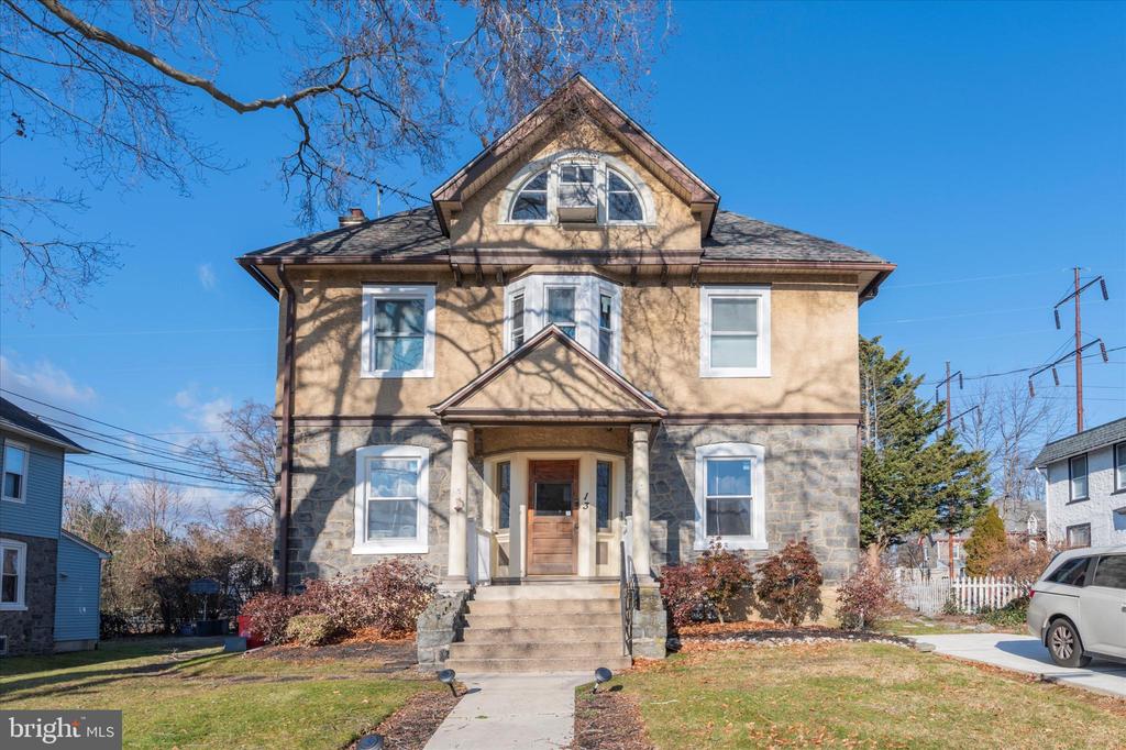 13 W HINCKLEY AVENUE 3