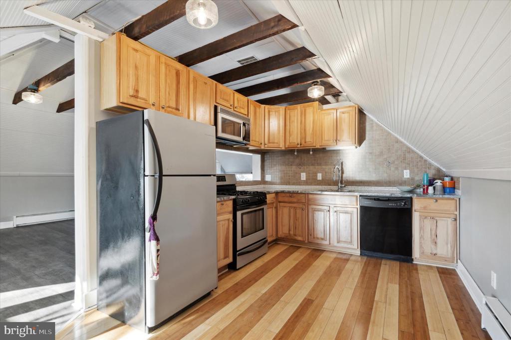 13 W HINCKLEY AVENUE 3
