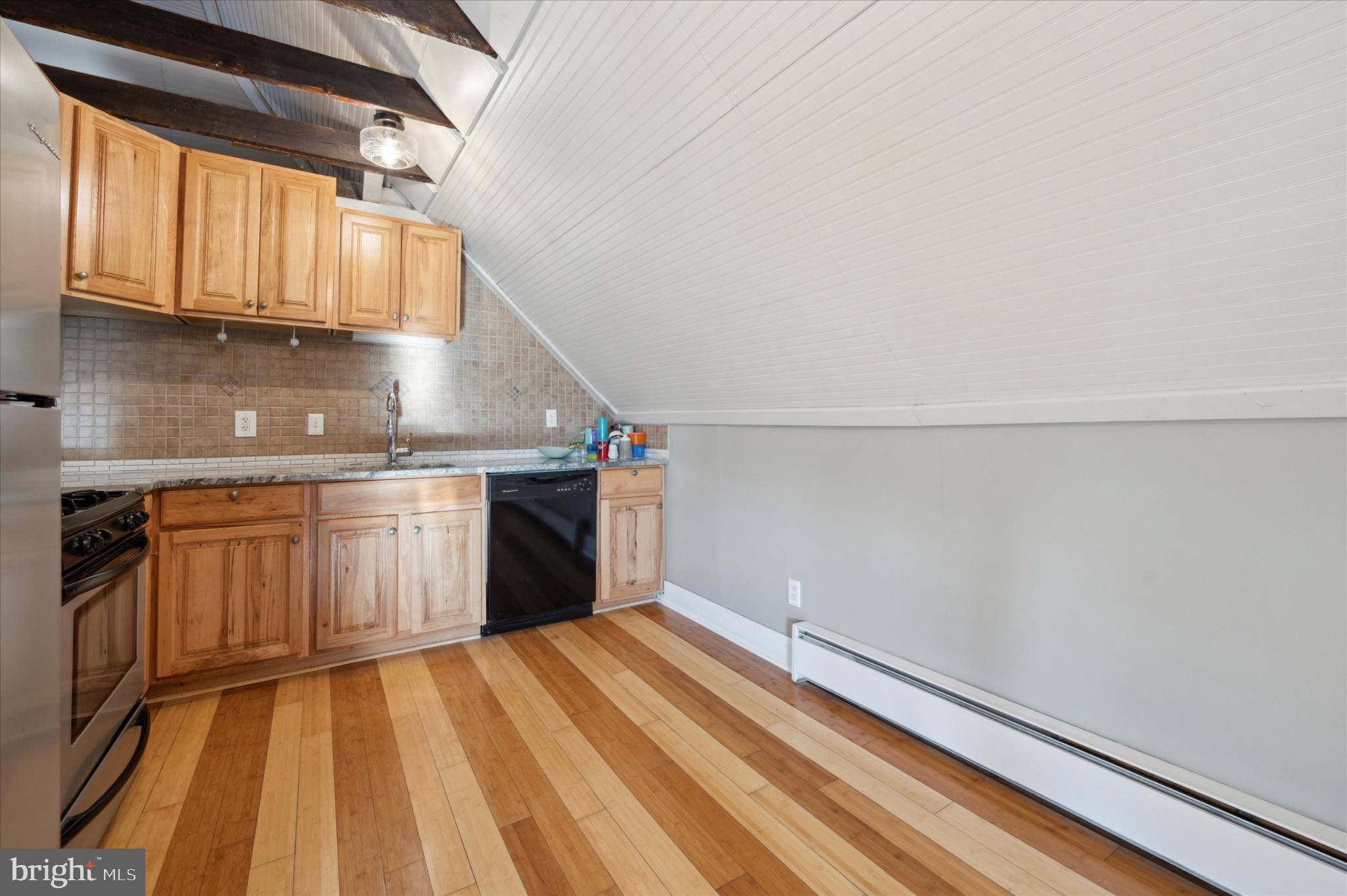 13 W HINCKLEY AVENUE 3