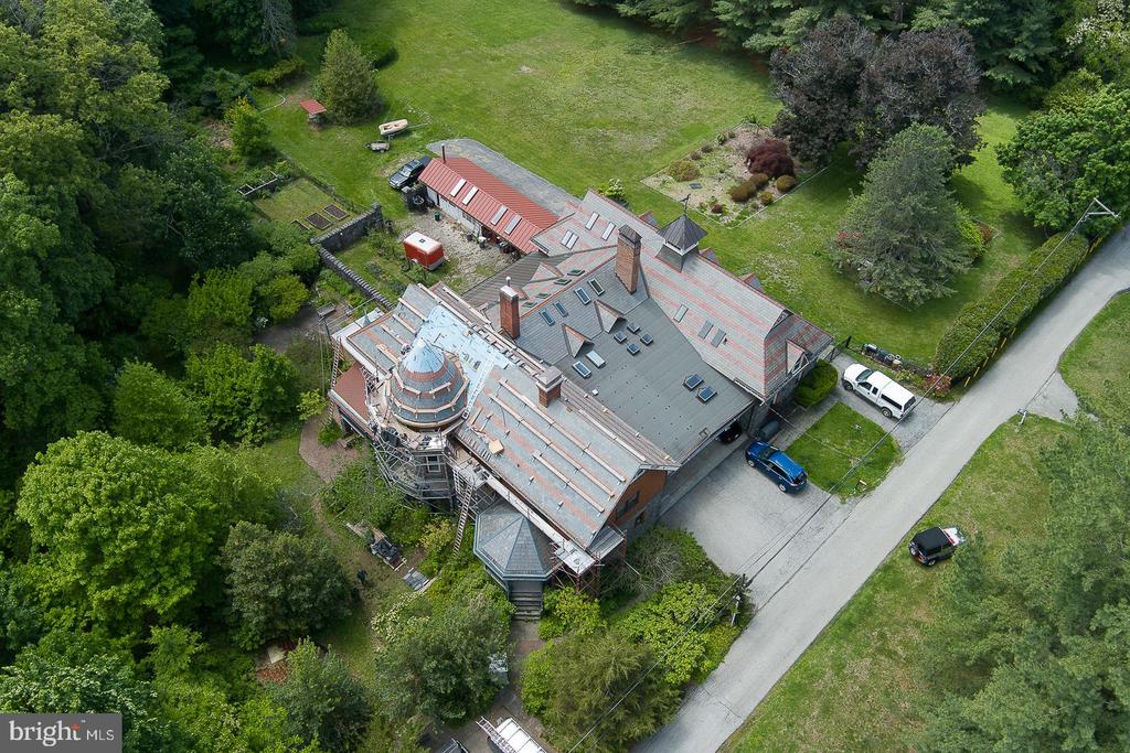 266 BEECHWOOD DRIVE