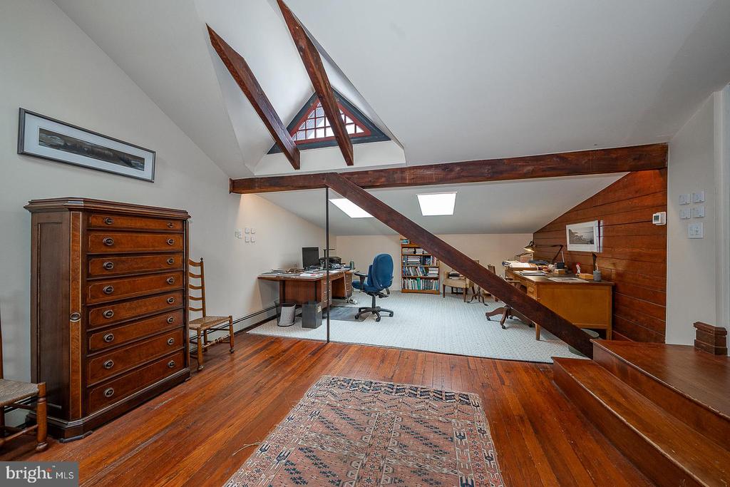 266 BEECHWOOD DRIVE
